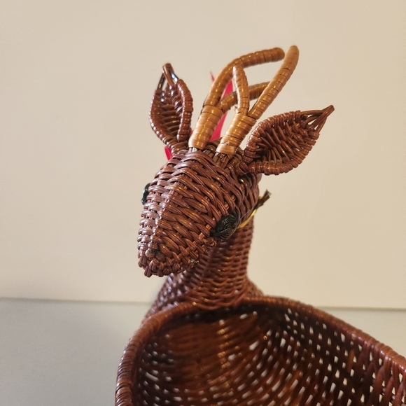 Vintage Rattan Wicker Reindeer Shape Deer Christmas Trinket Basket 90s 1990s - Picture 3 of 10